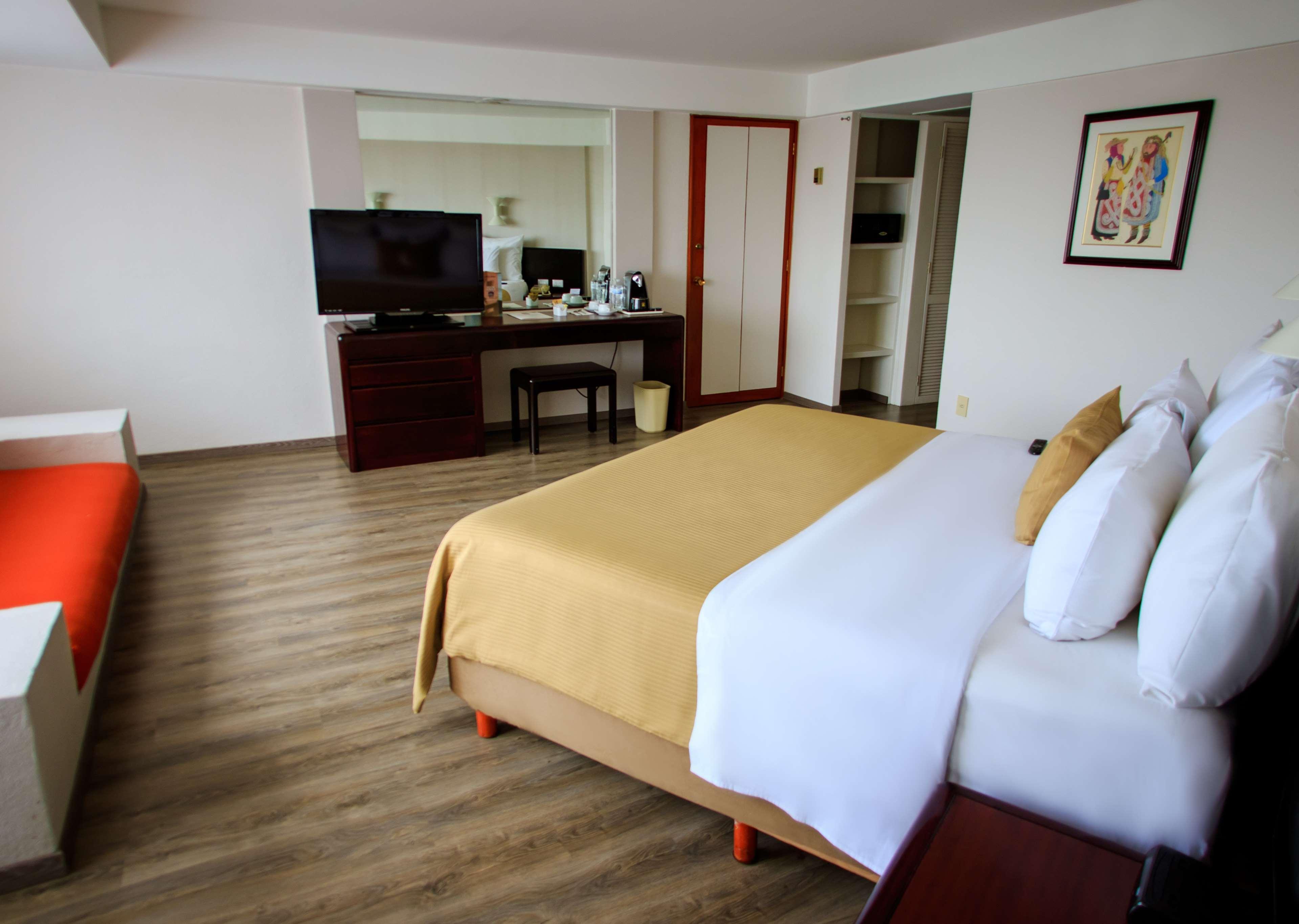 Grand Cantalagua Hotel Morelia, BW Signature Collection Luaran gambar A room at the hotel