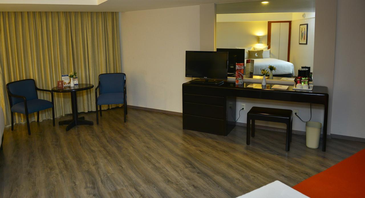 Grand Cantalagua Hotel Morelia, BW Signature Collection Luaran gambar A room at the hotel